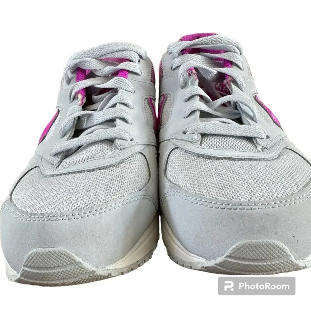 Nike Air Max Ivo Girls’ Size 5.5Y Sneaker Shoes Pure Platinum/Hyper Violet